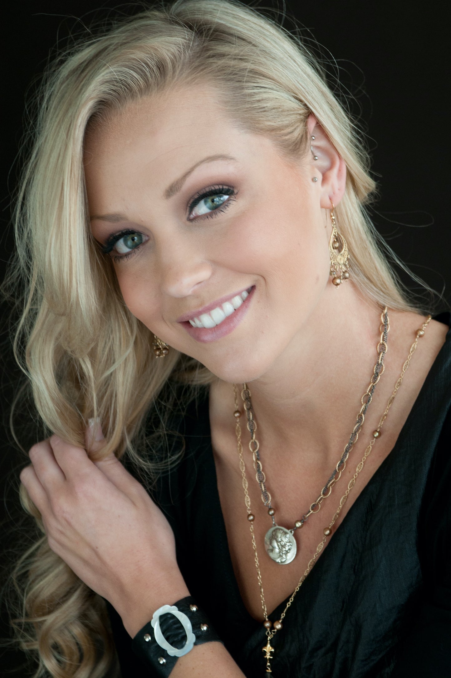 Grace Cameo Necklace